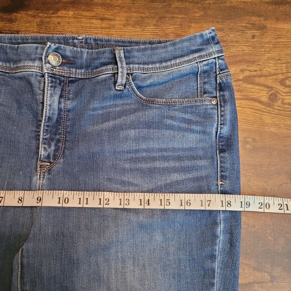 Chico's Jeans Womens Chico's Size 1= 8 Slimming Girlfriend Crop Tummy Control - Picture 7 of 11